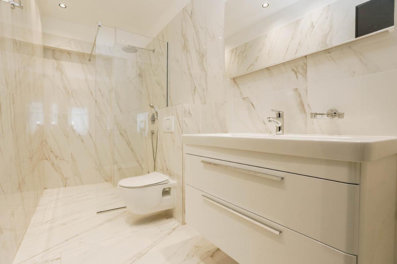 Beachfront Luxury Apartment Budva Eksteriør bilde