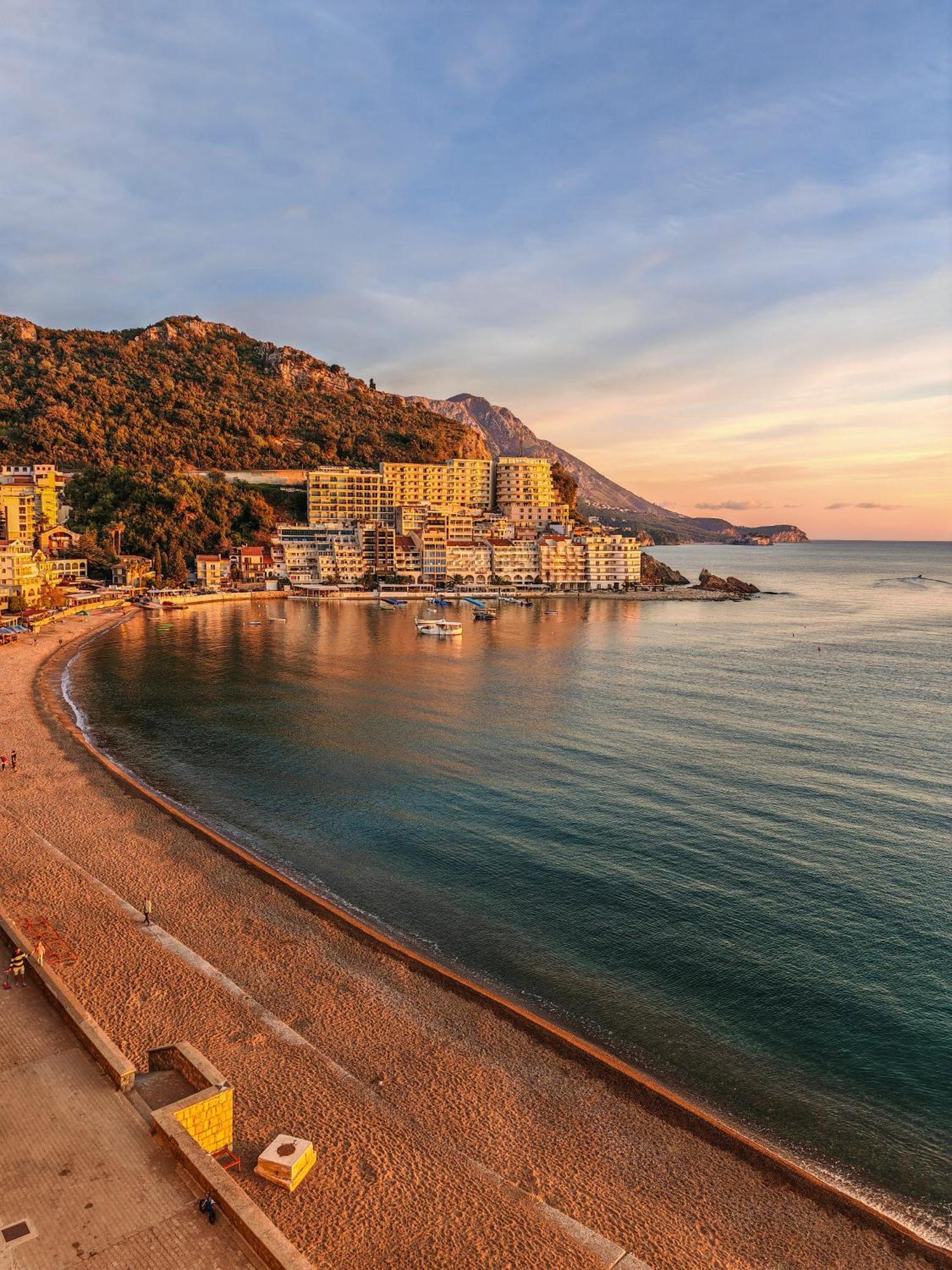 Beachfront Luxury Apartment Budva Eksteriør bilde
