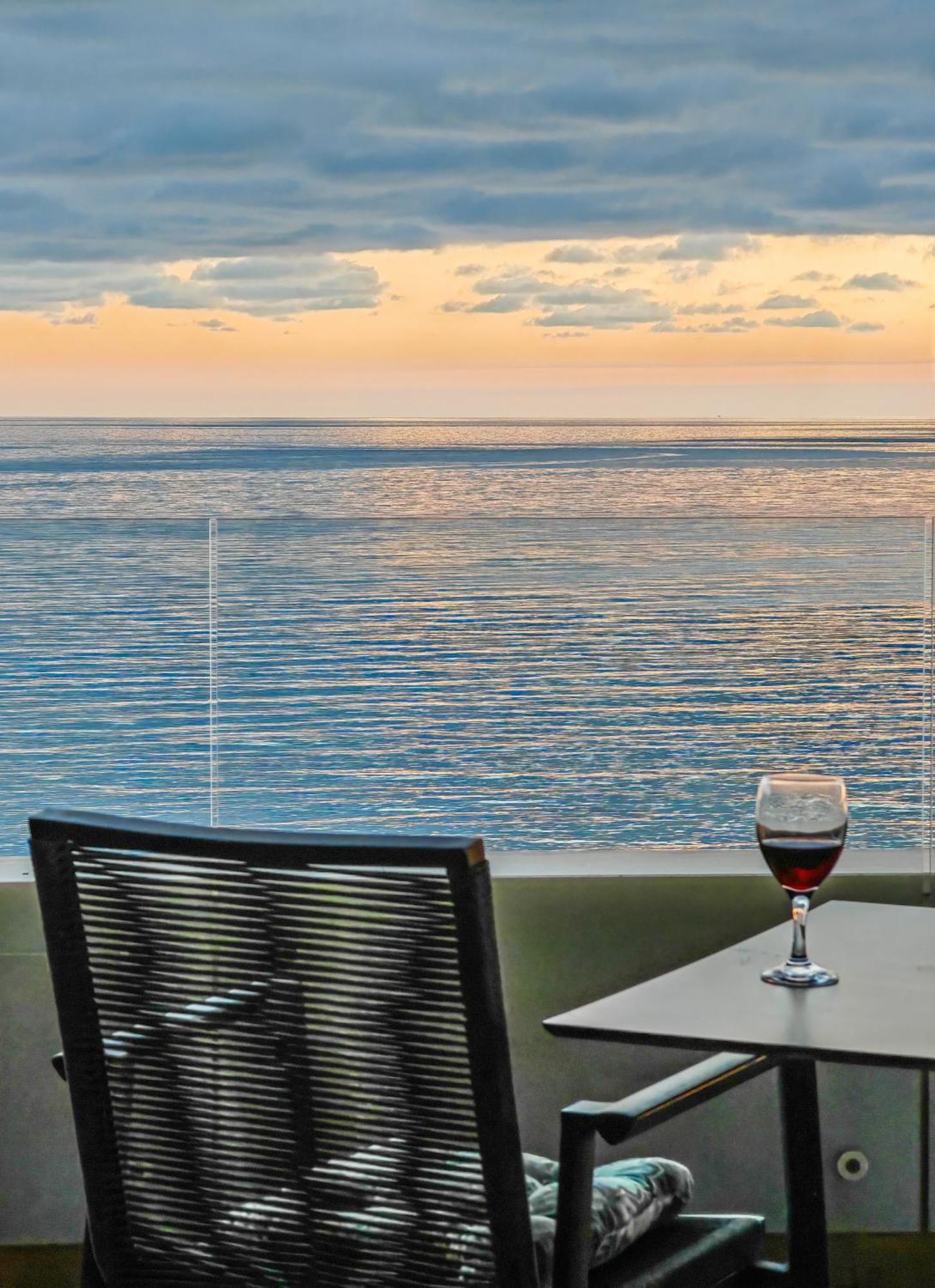 Beachfront Luxury Apartment Budva Eksteriør bilde