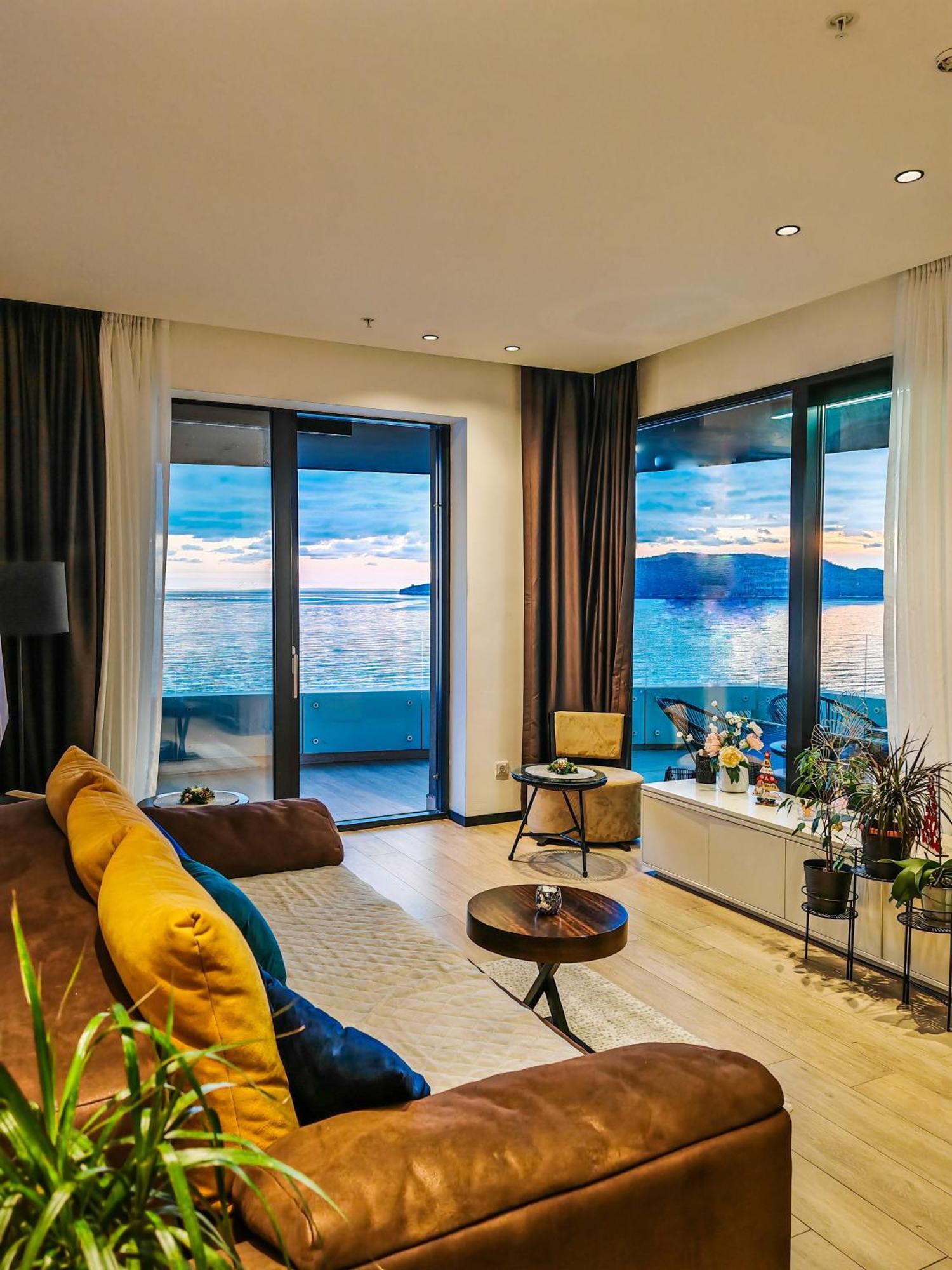 Beachfront Luxury Apartment Budva Eksteriør bilde